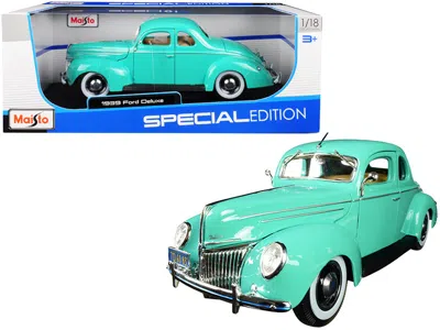 Maisto 1939 Ford Deluxe Light Green 1/18 Diecast Model Car By