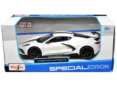 Maisto 2020 Chevrolet Corvette Stingray Coupe White With Black Stripes "special Edition" Series 1/24 Diecas