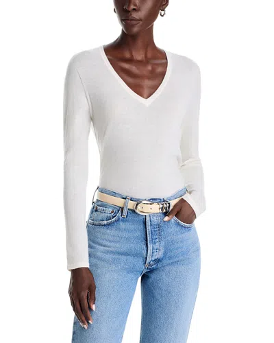 Majestic Cashmere V Neck Sweater In White