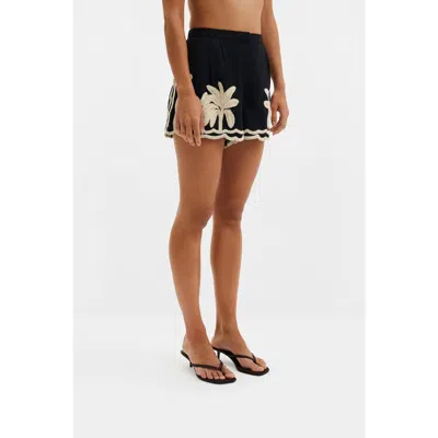 Malina Fenya Embroidered Shorts Svart In Black