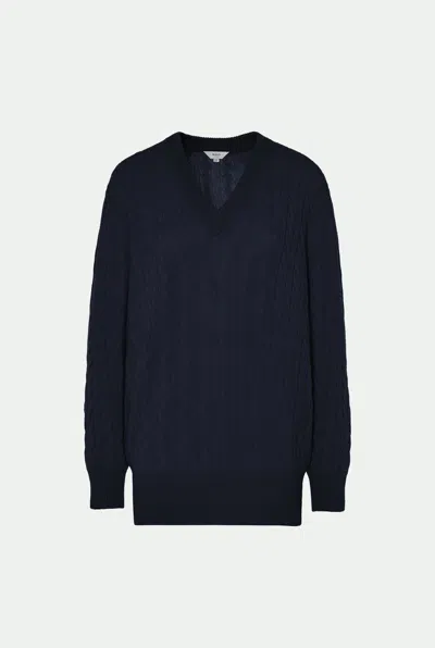 Malo Scollo V In Luxury Cashmere In Blue