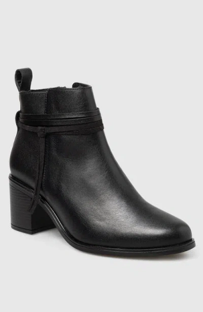 Manela Alek Block Heel Side Up Bootie In Black