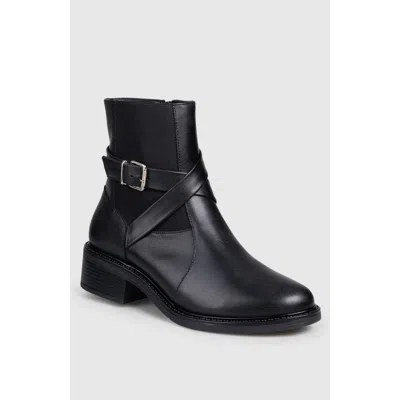 Manela Lua Bottie In Black