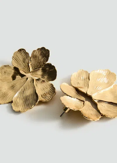 Mango Textured Flower Earrings Gold