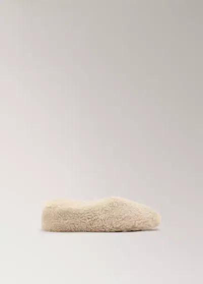 Mango Chaussons En Laine À Poils Longs In Beige