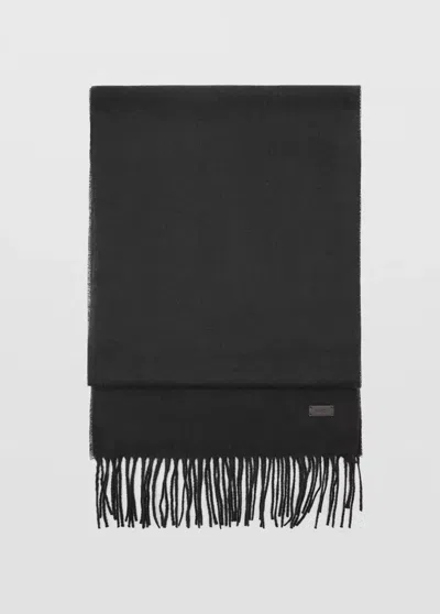 Mango Écharpe Unie À Franges In Noir