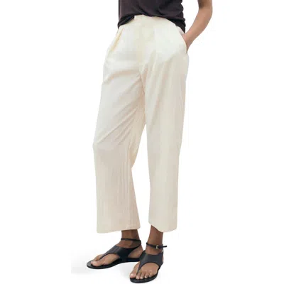 Mango Flowy Pleated Crop Pants In White