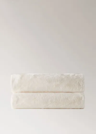 Mango Home Medium Double-faced Fur-effect Blanket Ivory White