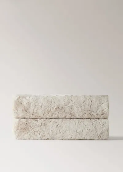 Mango Home Medium Fur-effect Textured Blanket Sand