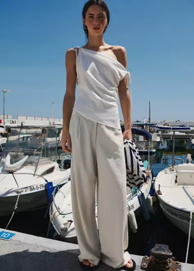 Mango Pantalon Fluide Droit À Pinces In Sand