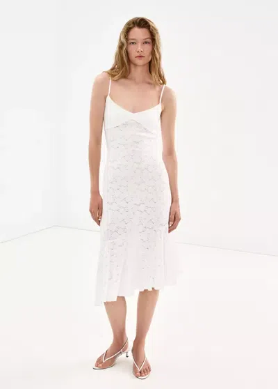 Mango Robe Brodée À Découpes Et Volants In White