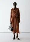 Mango Robe Évasée En Crêpe In Caramel