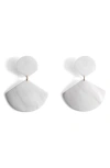 Mango Shell Pendant Earrings In White