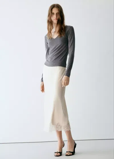 Mango T-shirt Ajusté À Col En V In Gris Chiné Foncé