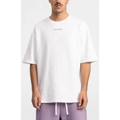 Mania Social Media Fashion T-shirt In White