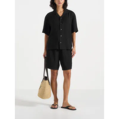 Manière De Voir Ari Unisex Textured Shorts In Black
