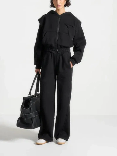 Manière De Voir Iris Relaxed Joggers In Black