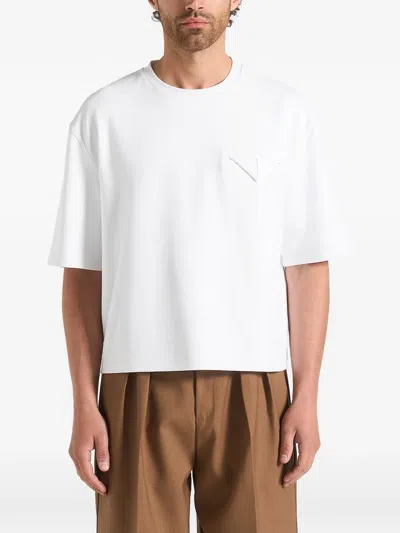 Manière De Voir Léon Pocket-detail T-shirt In White