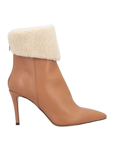 Manila Grace Ankle Boots In Brown
