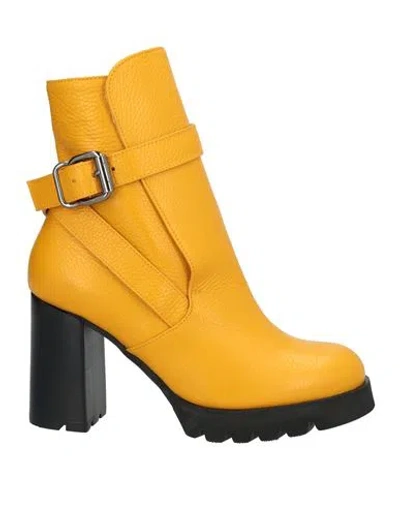 Manila Grace Woman Ankle Boots Yellow Size 8 Leather
