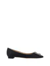 Manolo Blahnik 10mm Hangisi Fmc Velvet Flats In Blck