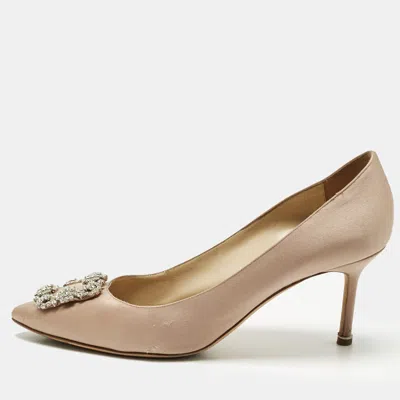 Pre-owned Manolo Blahnik Beige Satin Hangisi Pumps Size 42 In Sand