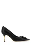 Manolo Blahnik Chiaran Mone Sc Alomet 070 In Black