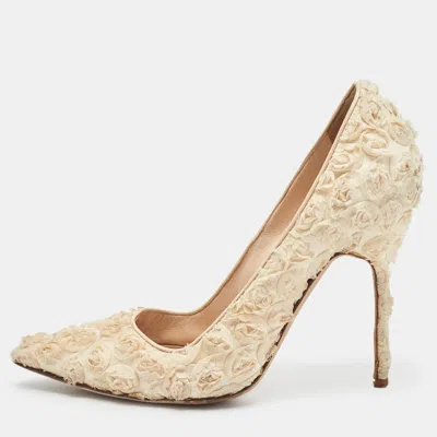 Manolo Blahnik Cream Fabric Floral Pumps In Gold
