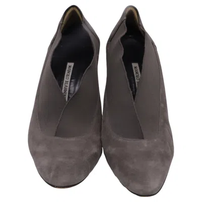 Pre-owned Manolo Blahnik Elastic Accent Pointed-toe Pumps In Grey Suede In Gray