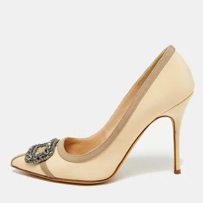 Pre-owned Manolo Blahnik Gotrian Size 38.5 Cream/grey Fabric Crystal Embellised Pumps In White