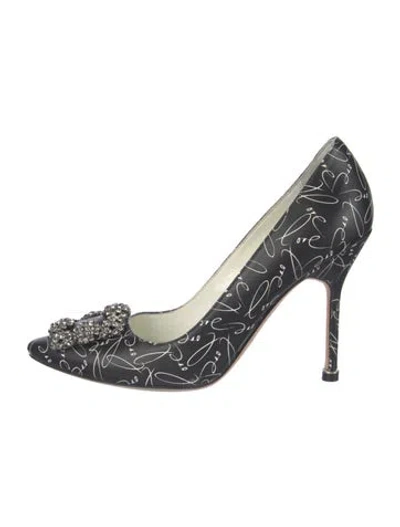 Pre-owned Manolo Blahnik Graphic Print Crystal Embellishments Pumps In Black/white