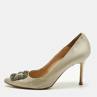 Manolo Blahnik Grey Satin Hangisi Pumps In Neutral