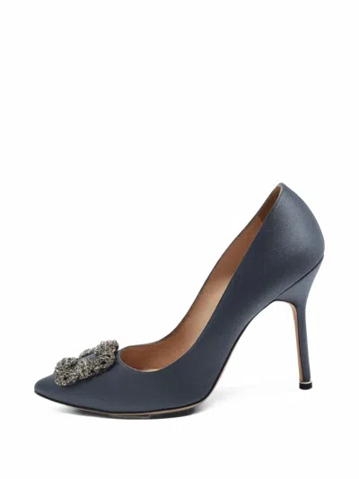 Pre-owned Manolo Blahnik Hangisi Crystal-embellished Pumps In Grey