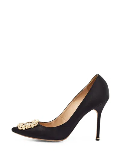 Pre-owned Manolo Blahnik Hangisi Pearl-embellished Pumps In Black