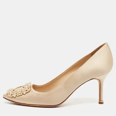 Pre-owned Manolo Blahnik Hangisi Size 38.5 Beige Satin Pumps In Sand