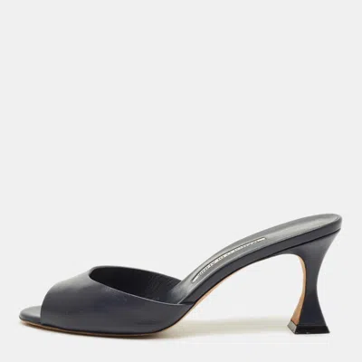 Pre-owned Manolo Blahnik Jadarona Size 39 Navy Blue Leather Mules