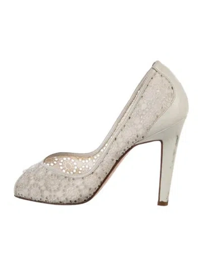 Pre-owned Manolo Blahnik Lace Pumps In White