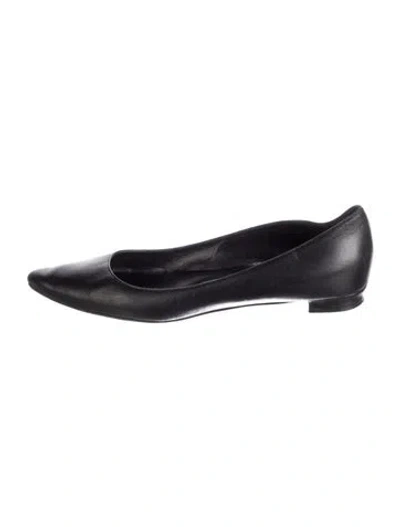 Pre-owned Manolo Blahnik Leather Ballet Flats In Black