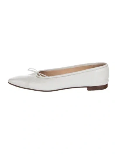 Pre-owned Manolo Blahnik Leather Ballet Flats In White