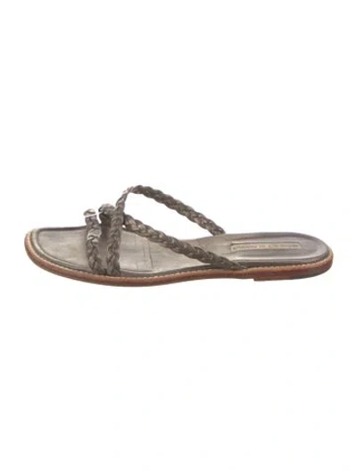 Pre-owned Manolo Blahnik Leather Braided Accents Slides