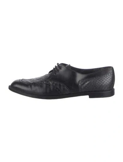 Pre-owned Manolo Blahnik Leather Brogues In Black