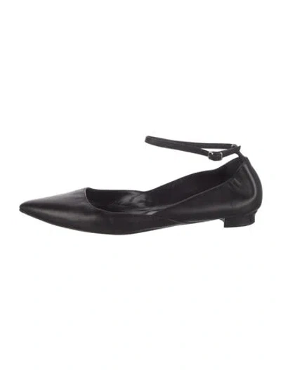 Pre-owned Manolo Blahnik Leather Flats In Black