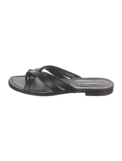Pre-owned Manolo Blahnik Leather Flats In Black
