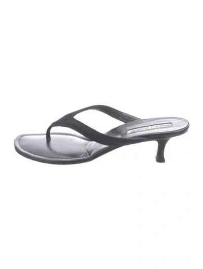 Pre-owned Manolo Blahnik Leather Flip Flops In Black