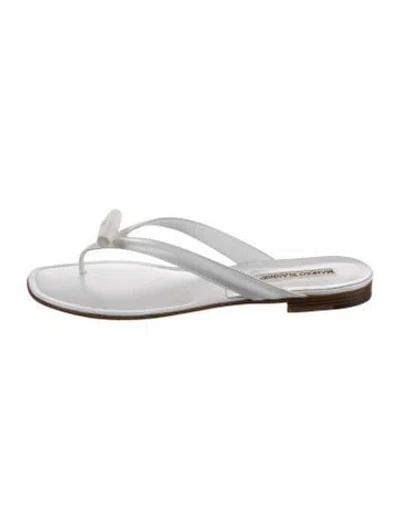 Pre-owned Manolo Blahnik Leather Flip Flops In White