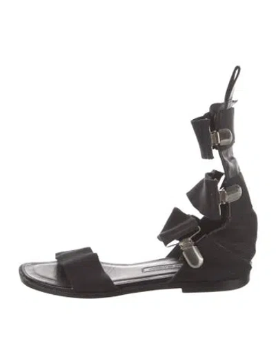 Pre-owned Manolo Blahnik Leather Gladiator Sandals In Black