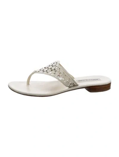 Pre-owned Manolo Blahnik Leather Lace Pattern Flip Flops In White