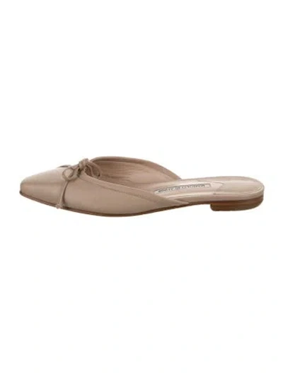 Pre-owned Manolo Blahnik Leather Mules In Neutral