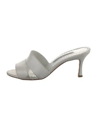 Pre-owned Manolo Blahnik Leather Mules In White
