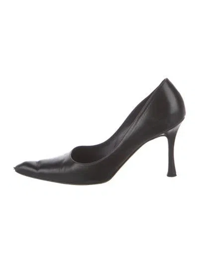 Pre-owned Manolo Blahnik Leather Pumps In Black